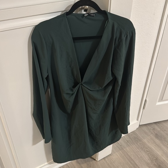 Zara green long sleeve dress - Picture 2 of 3
